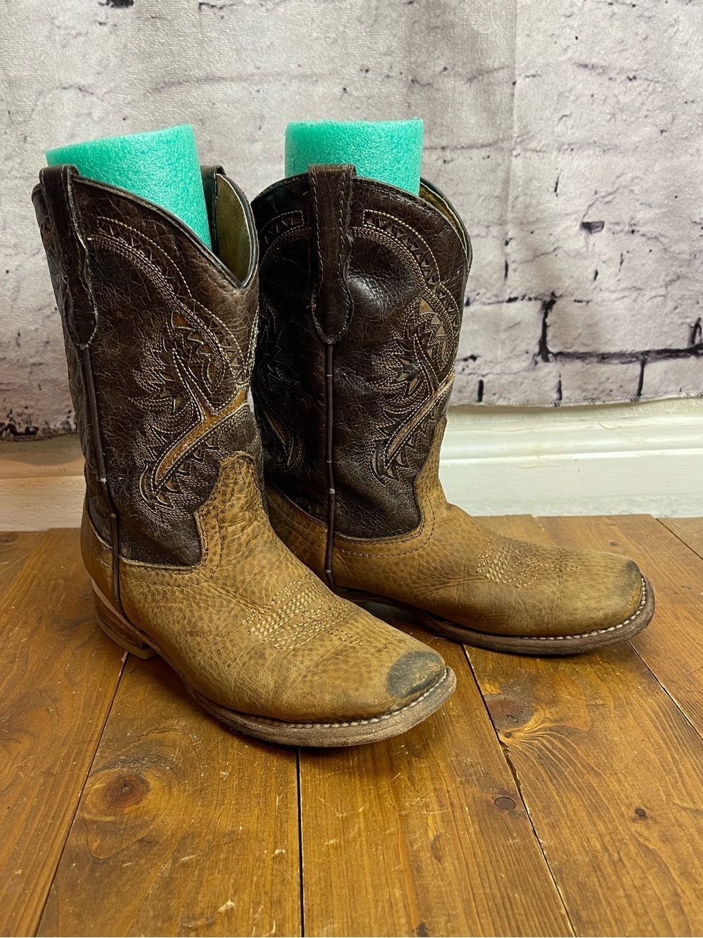 Texas country kids size 1 brown square toe cowboy boots